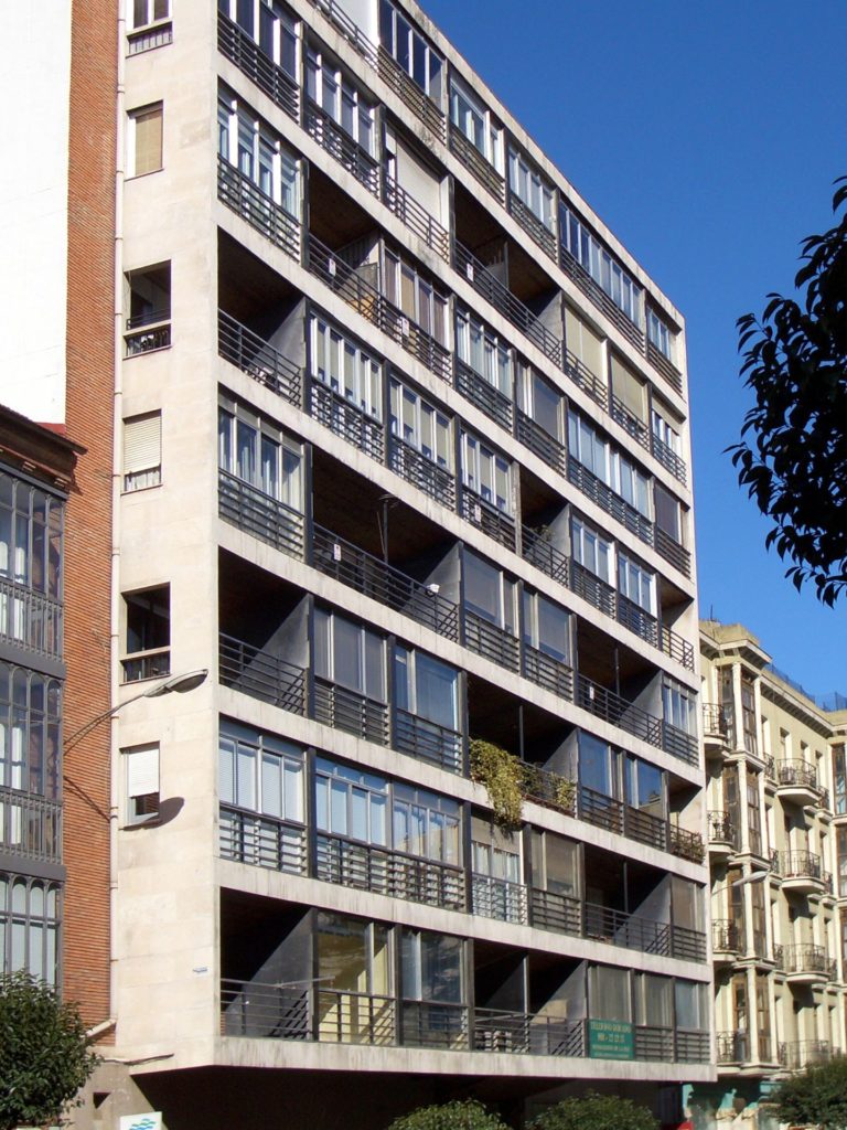 Edificio de viviendas (calle de Miguel Iscar)