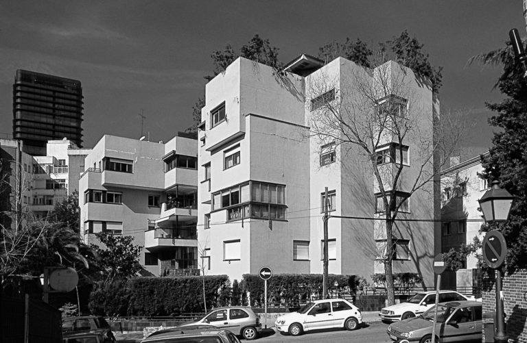 Edificio de viviendas (calle Balbina Valverde)