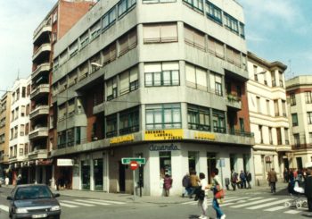 Edificio de viviendas (avenida de la República Argentina)