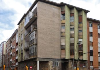 Edificio de viviendas de renta limitada (calle Ramón y Cajal)