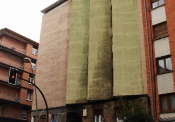 Edificio de viviendas de renta limitada (calle Ramón y Cajal)