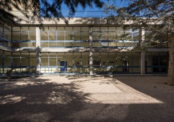 Colegio-La-Sagrada-Familia-Cuenca-patio01