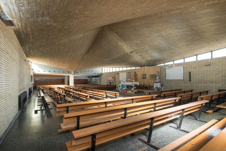 Colegio-La-Sagrada-Familia-Cuenca-capilla05