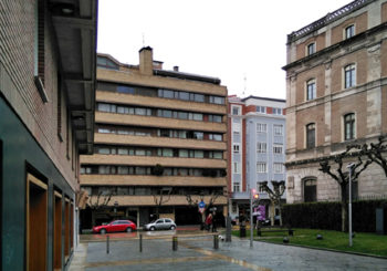 Edificio de viviendas (paseo de la Audiencia/calle del Martínez Campo) 2