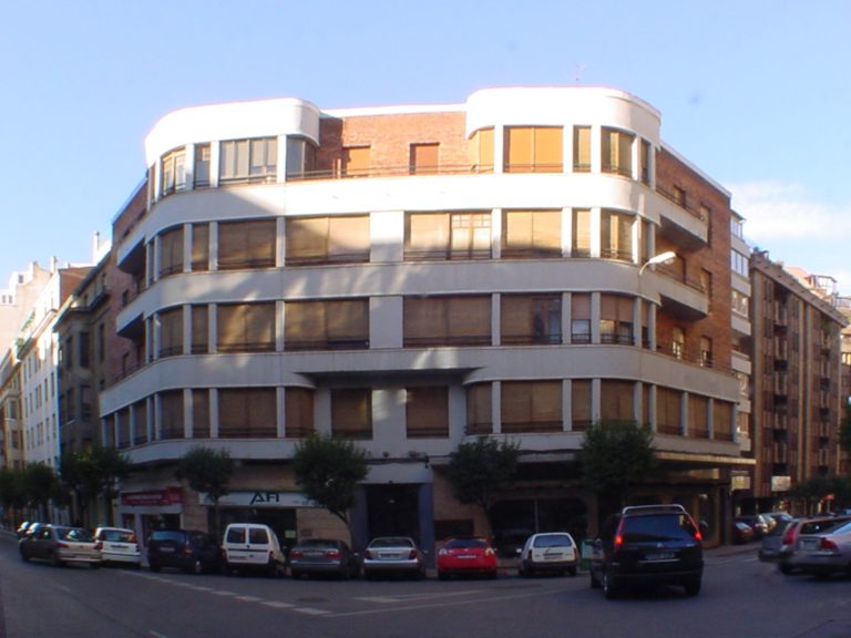 Edificio de viviendas (Avenida Roma 20)